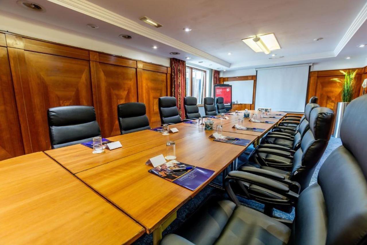 Britannia Daresbury Park Hotel & Spa Warrington Экстерьер фото